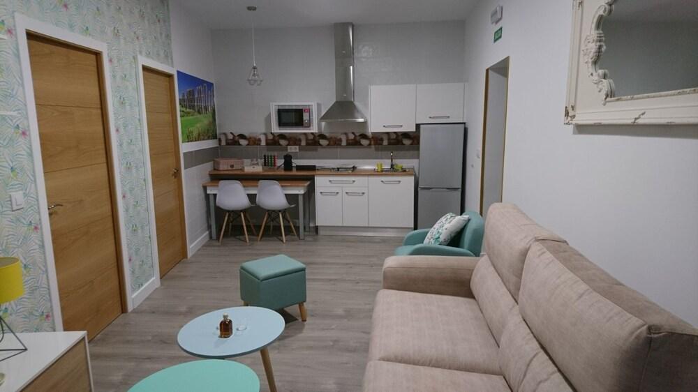 Apartamentos Coso De San Albin Мерида Экстерьер фото
